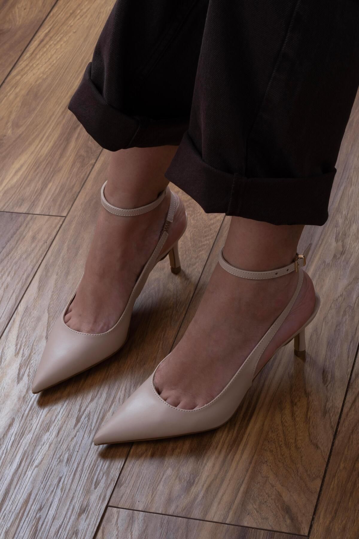 sovrana-High Heels - Ankle Lacing 5