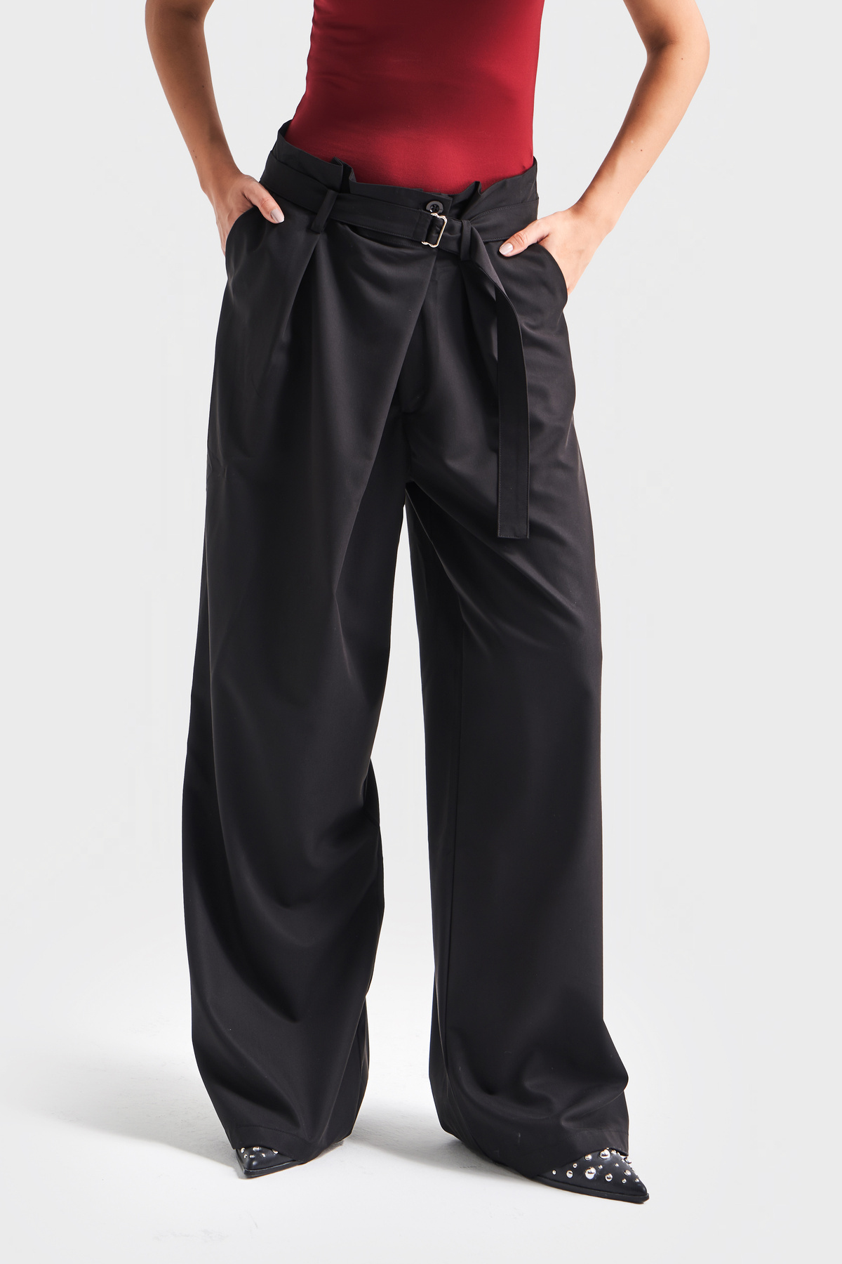 its basic-Women's Black Color Belt Detailed Palazzo Fit Super Loose Palazzo Trousers 1
