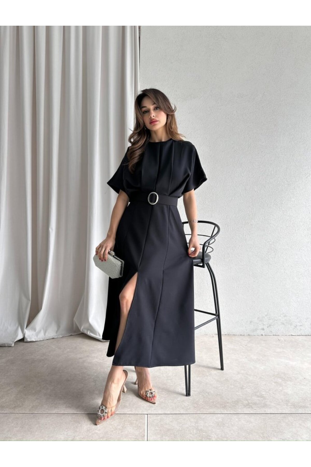 MODA DURAĞI  KALİTELİ MİDİ ELBİSE YIRTMAÇ DETAYLI KEMERLİ - Görsel 2