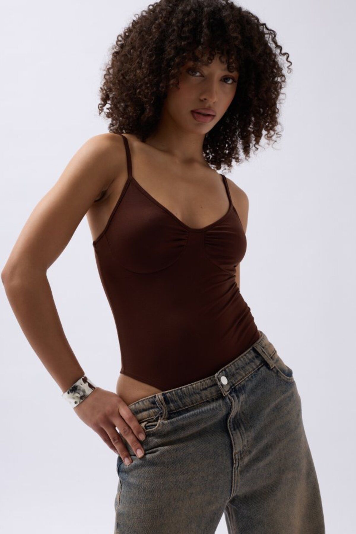 Albayrak Önü Büzgülü Askılı Bodysuit