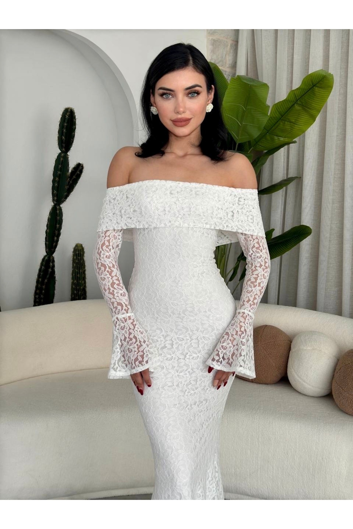 Afiş Butik White Madonna Collar Lace Long Dress