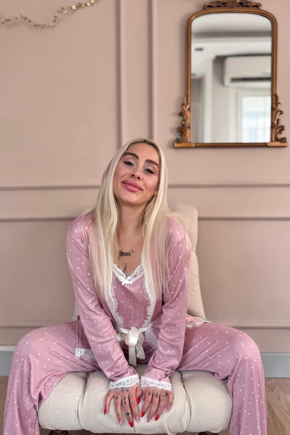 Pijamaevi-Pink Point Patterned Pegasus Pajama Set with Dressing Gown 3