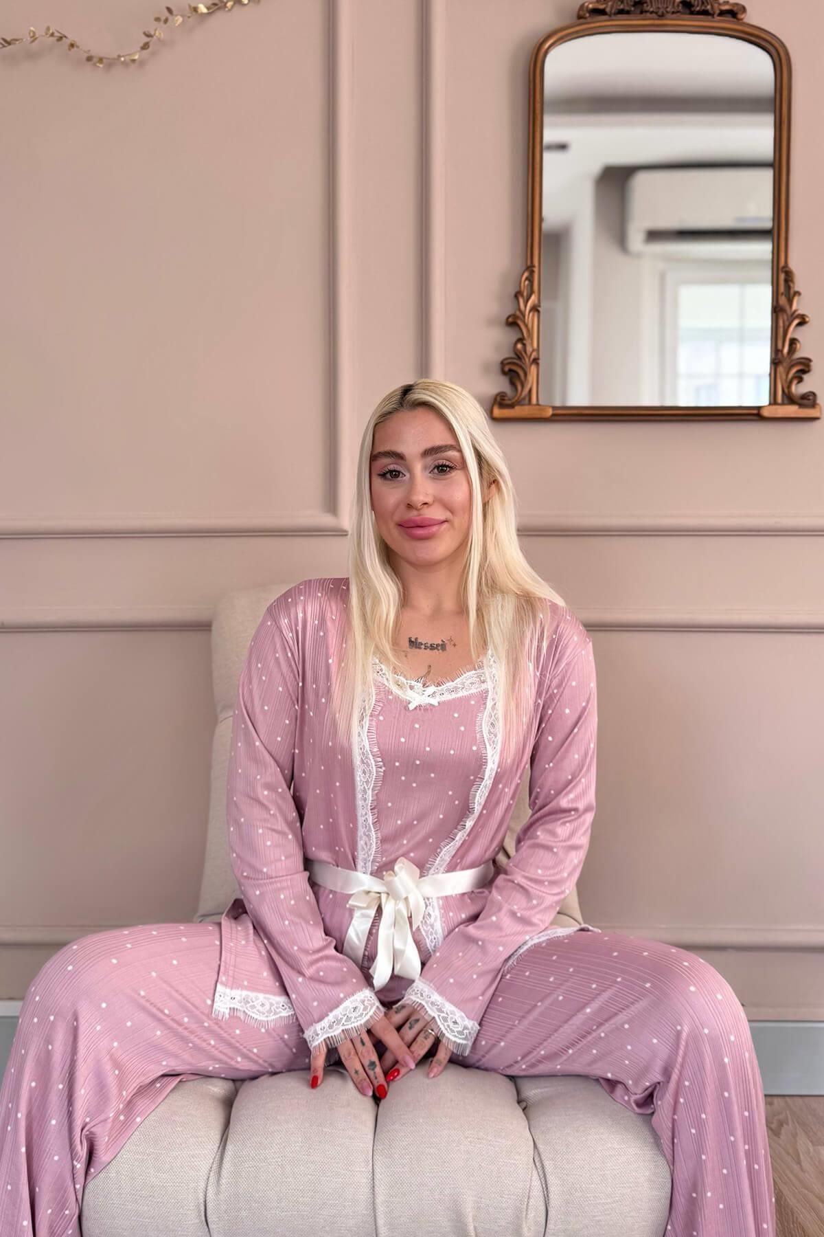 Pijamaevi-Pink Point Patterned Pegasus Pajama Set with Dressing Gown 2