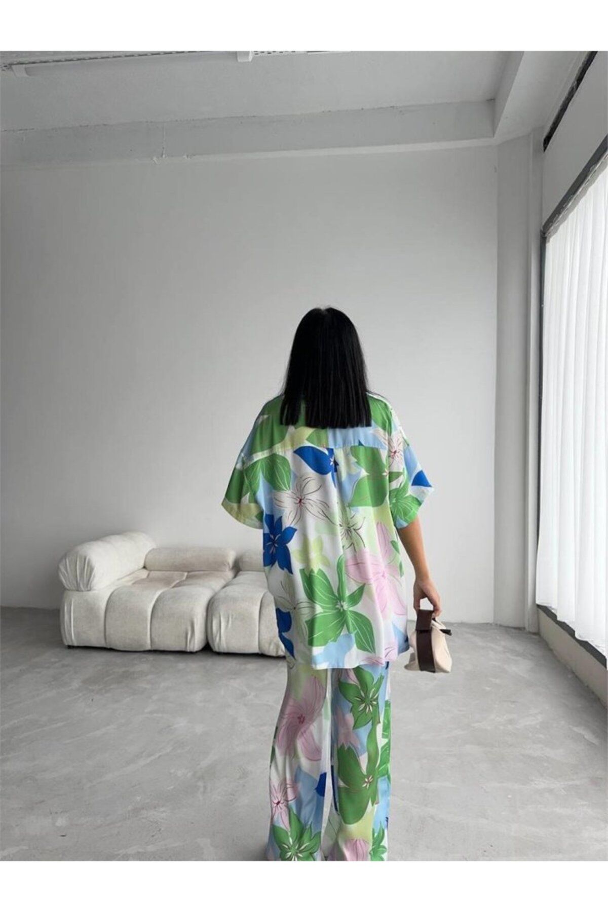 JANES-Green Large Flower Pattern Satin Shirt-Pant Suit - Green 3