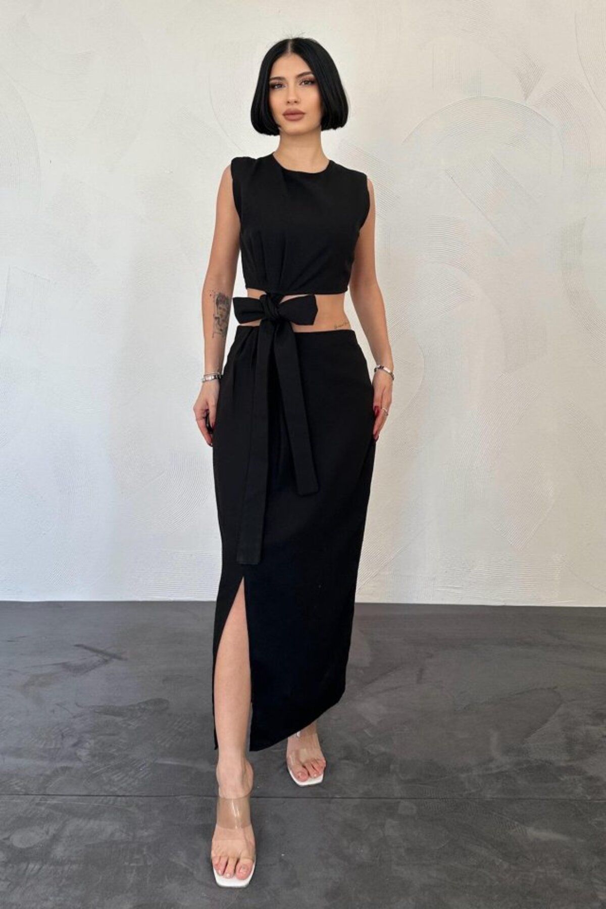 Rose's Boutique All About Women Rose's Boutiqe All About Women Siyah Kuşaklı Crop Ve Etek Takım