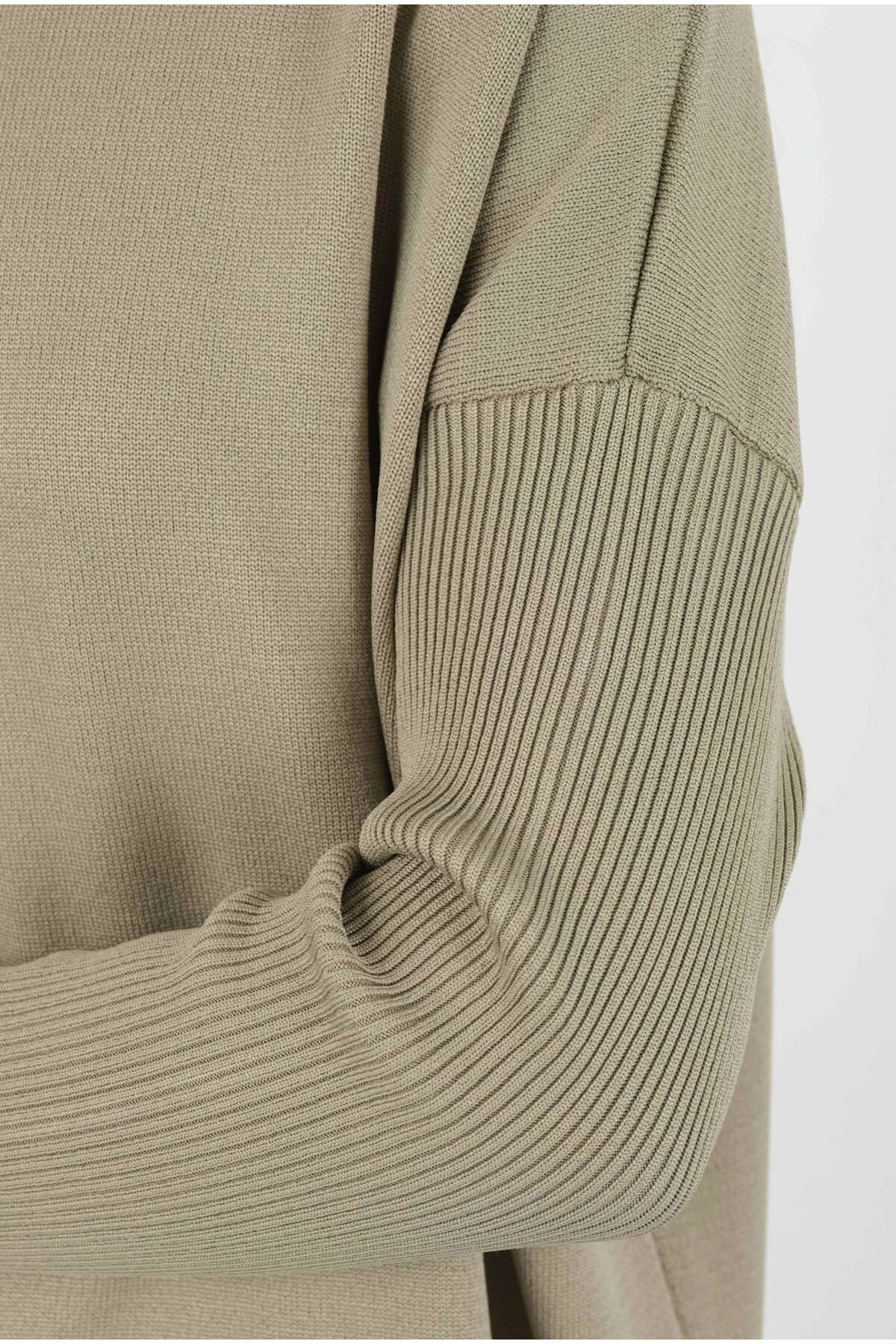 HEQA-Knitwear Mink with Side Slits 3