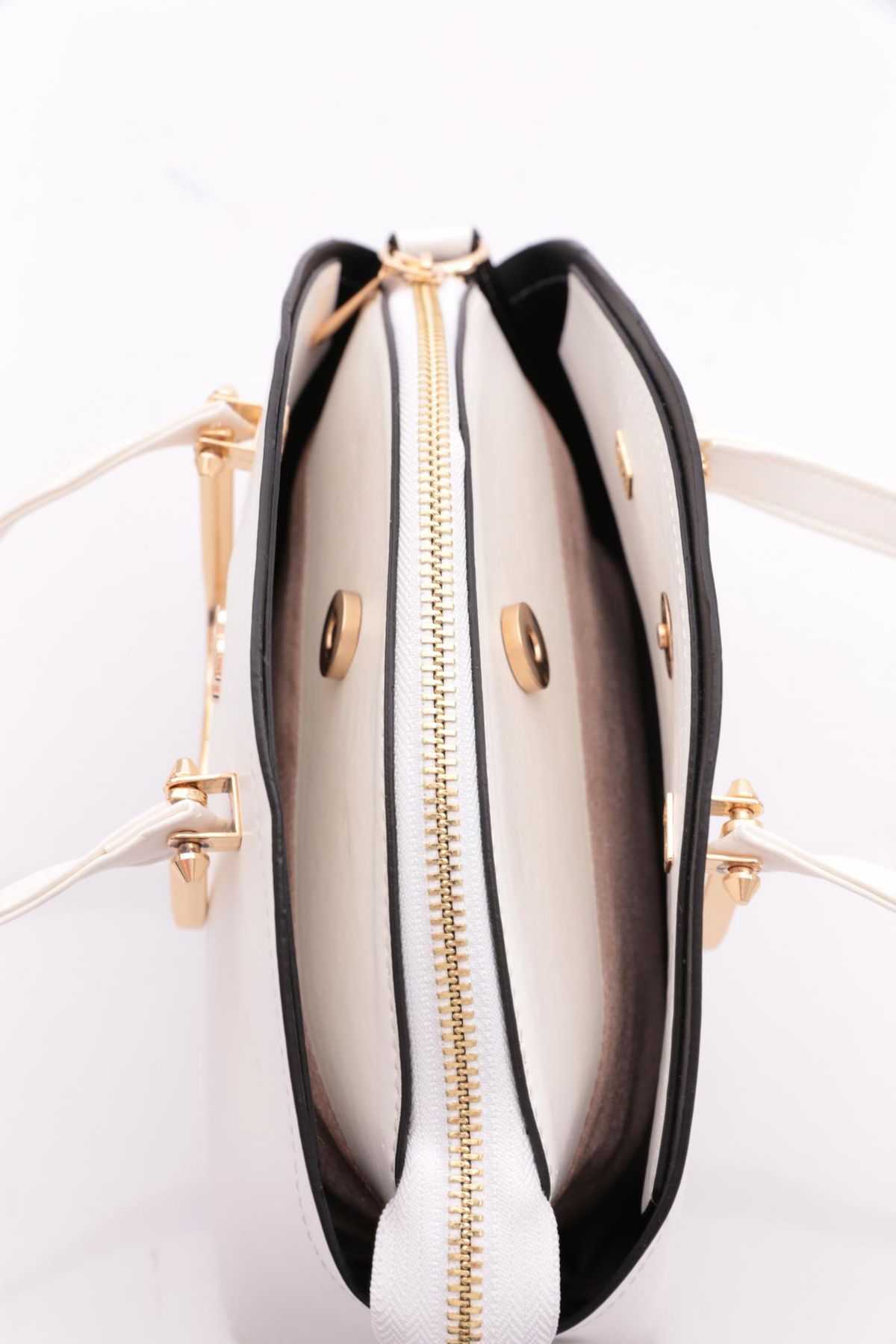DGN-Arm500 Women's Oval Bag with Metal Accessories 4