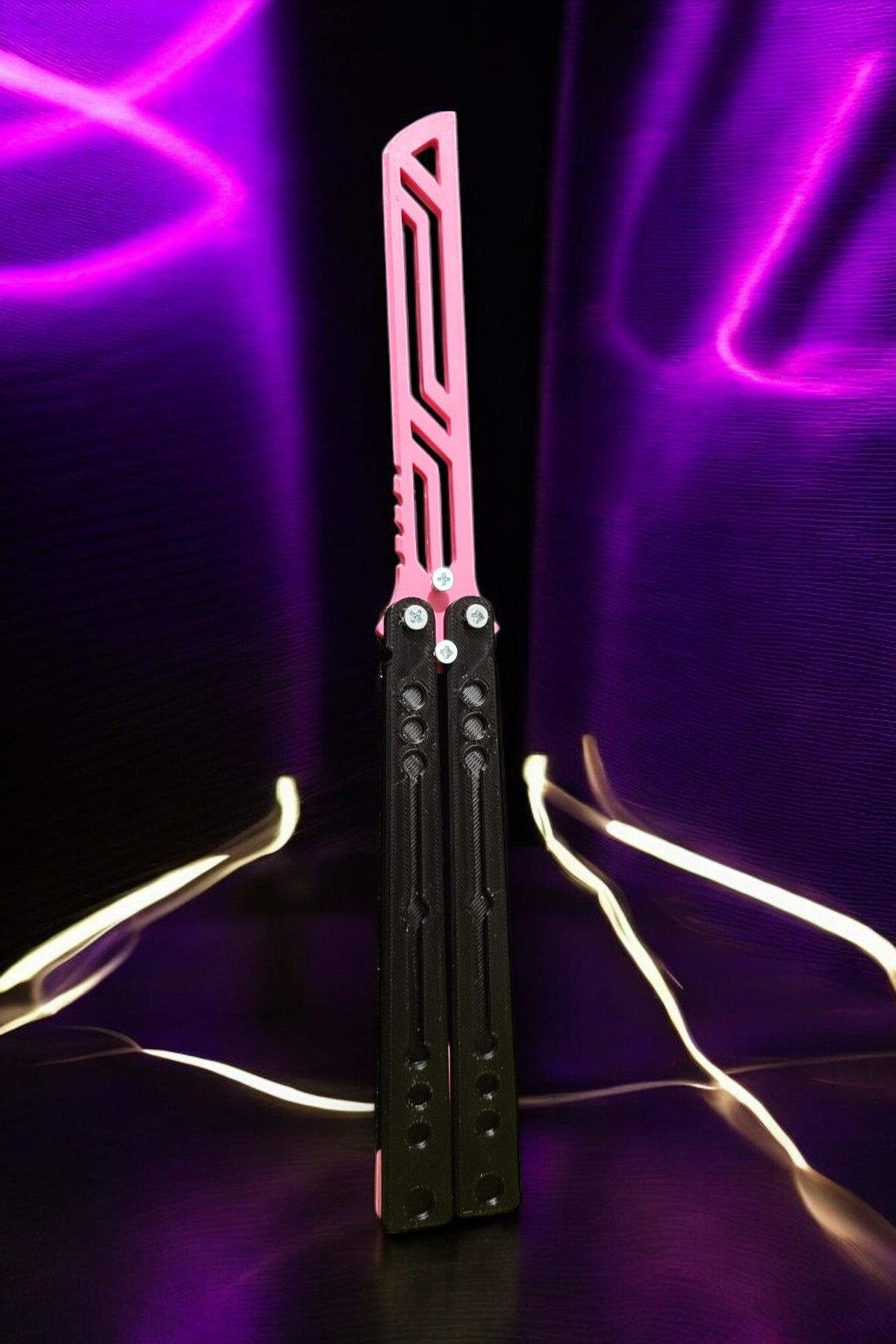 Vaiflagy Store Kelebek Bıçak – Plastik Butterfly Knife (Siyah ve Pembe)