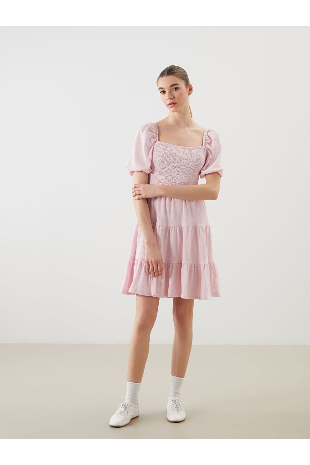 LC Waikiki Kare Yaka Kadın Mini Elbise