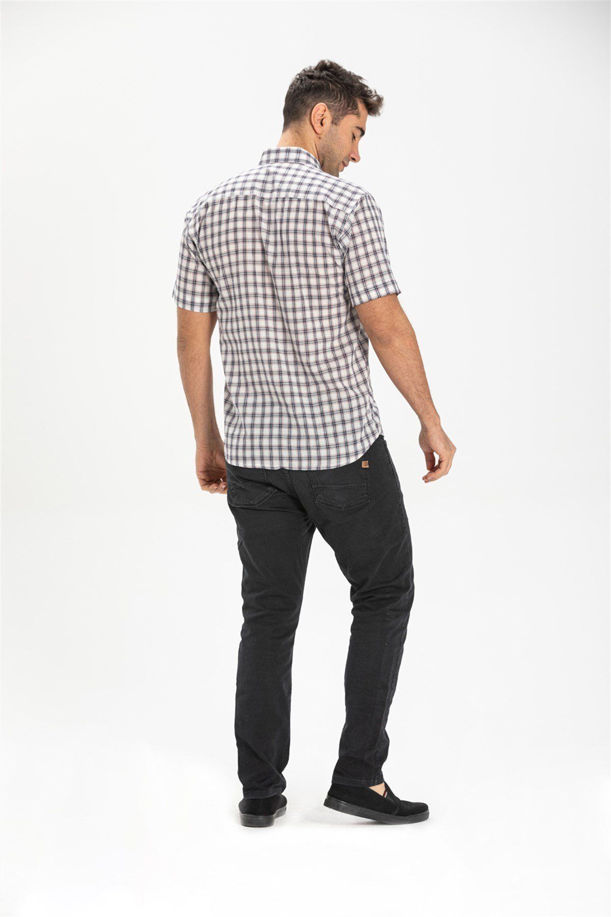 complete the look image