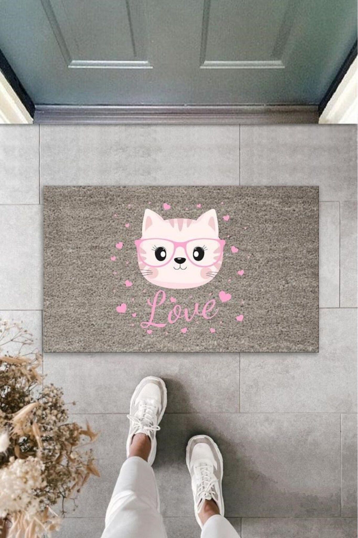 Tahtakale Toptancısı Dijital Baskı Gri Love Yazılı Pembe Gözlüklü Kedi Dekoratif Kapı Paspası K-2049