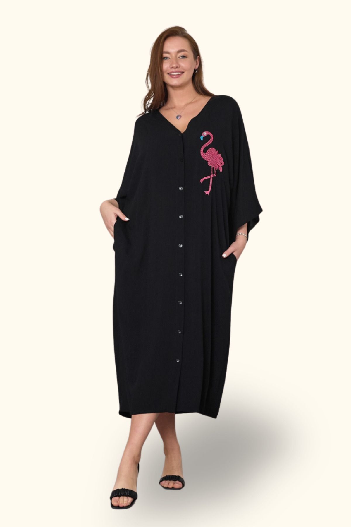 Keyifli Moda Rochie Cămașă Lungă Supradimensionată Pentru Femei, Neagră, Cu Decolteu În V, Cu Buzunare Brodate Cu Flamingo În Față Și În Spate Femeie