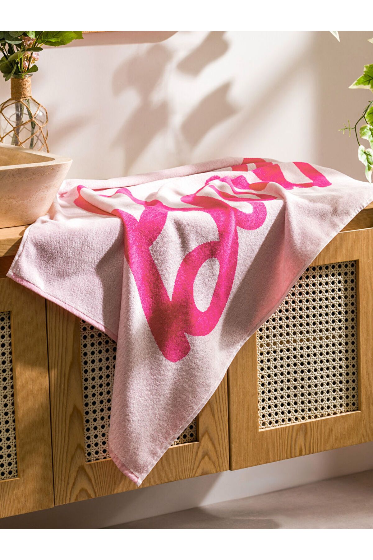 LC Waikiki Pembe Barbie Baskılı Banyo Havlusu 70x150 cm