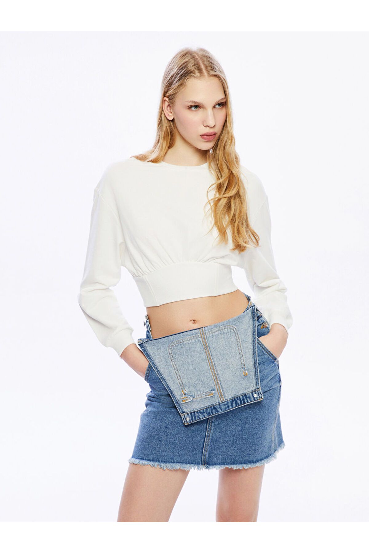 LC Waikiki Bisiklet Yaka Crop Kadın Sweatshirt