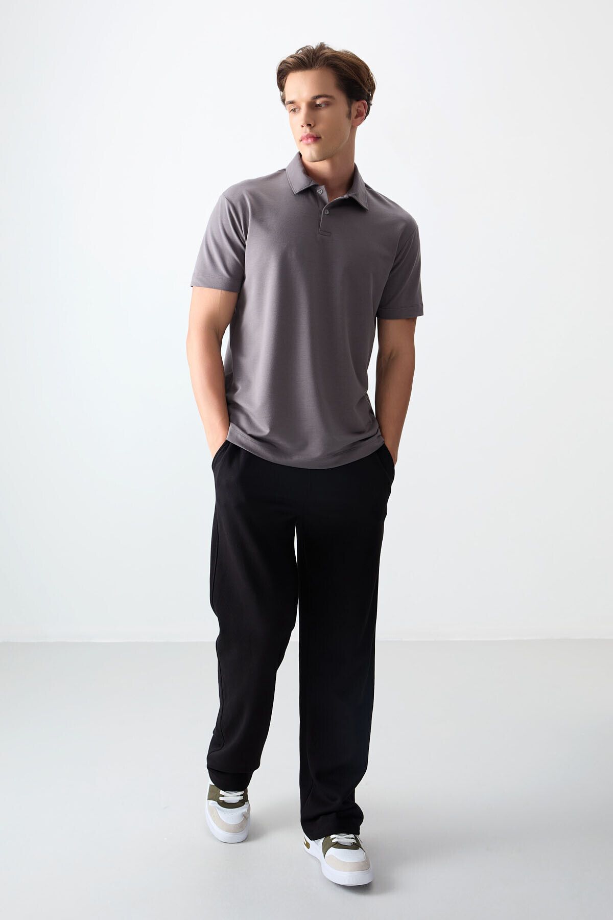 تی شرت مردانه پنبه خاکستری تیره یقه چوگان نرم و ضخیم با مشرف به اساسی T SHIRT 88381 Air Jones