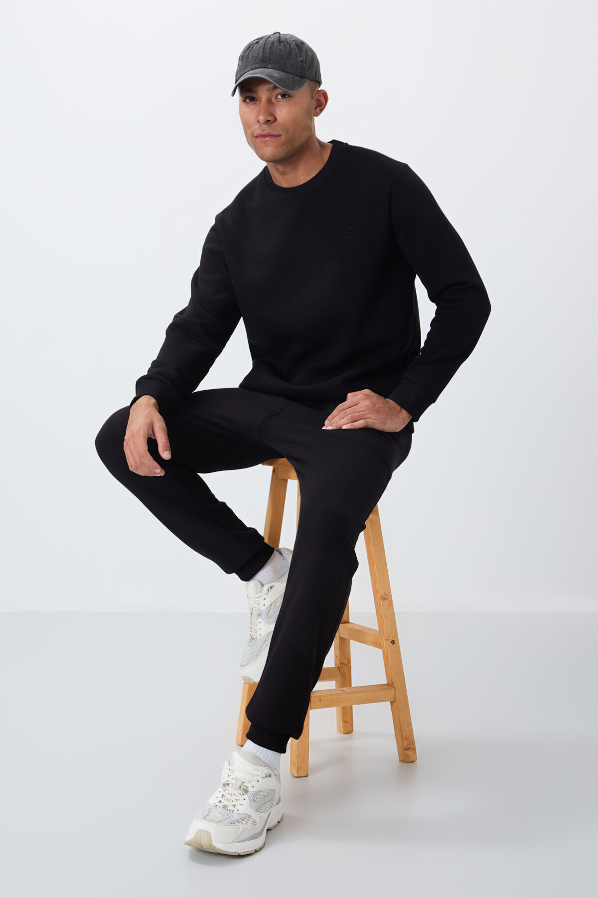 تامی لایف لباس ورزشی مردانه گلدوزی شده، راحت، نخی مشکی، ضخیم، کرکی، بافت نرم - 85265