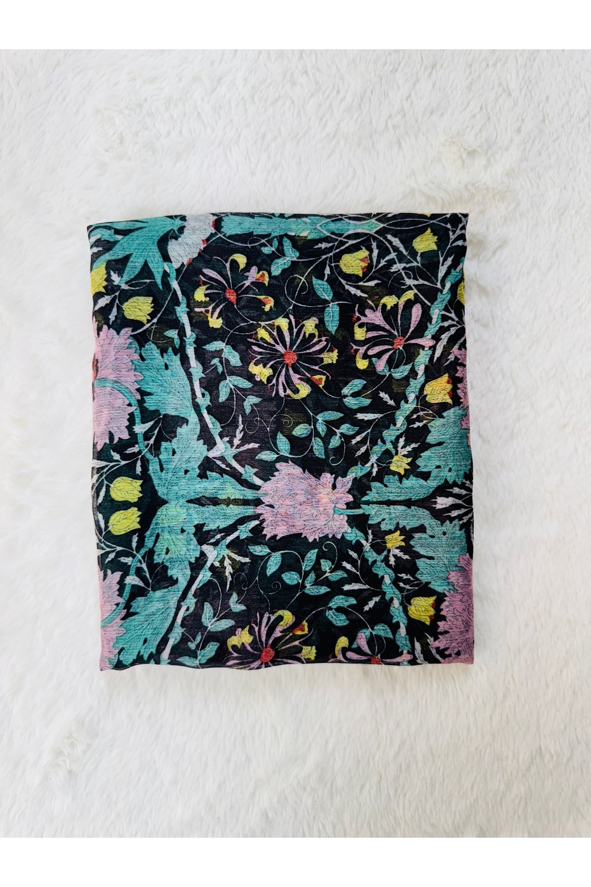 kubbe-Shawl & Scarf – Lightweight, Stylish and Soft Textured Accessory - Comfortable Use, Eye-Catching Elegance 5