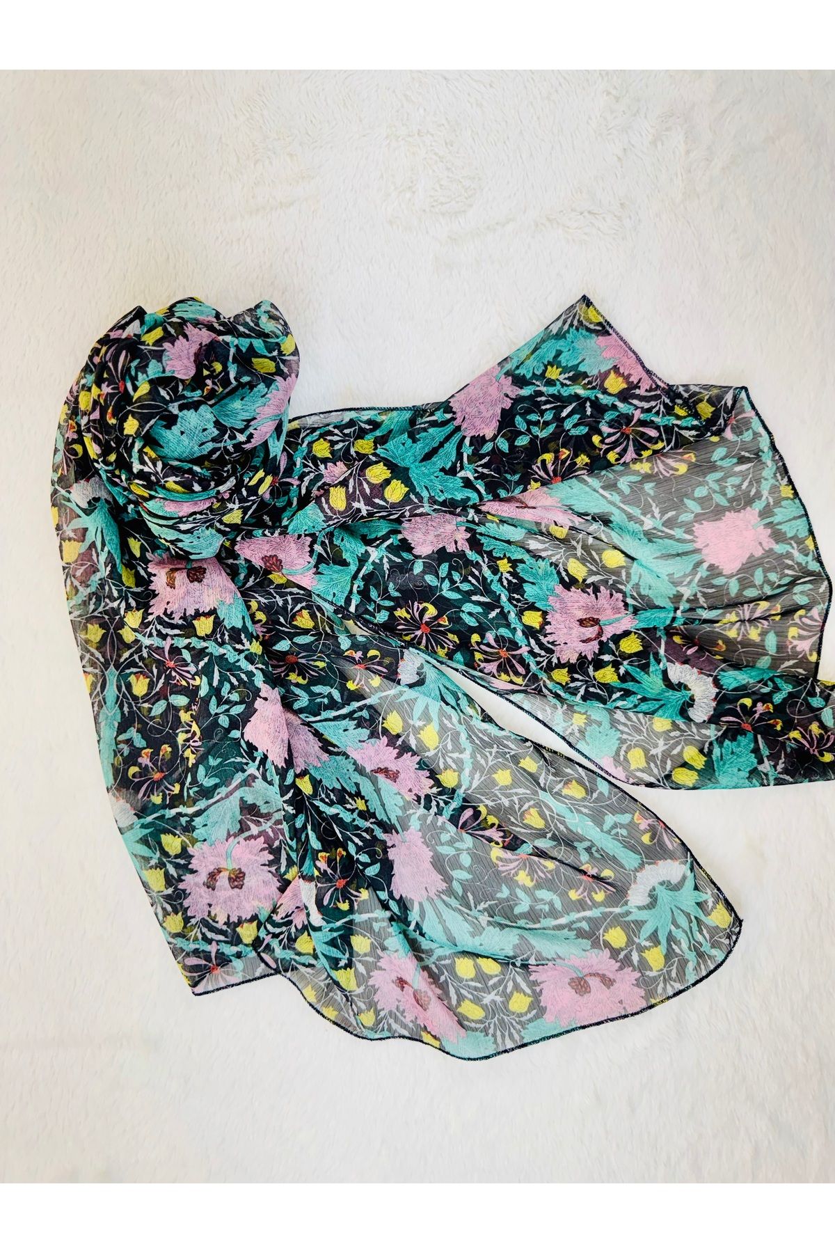 kubbe-Shawl & Scarf – Lightweight, Stylish and Soft Textured Accessory - Comfortable Use, Eye-Catching Elegance 2
