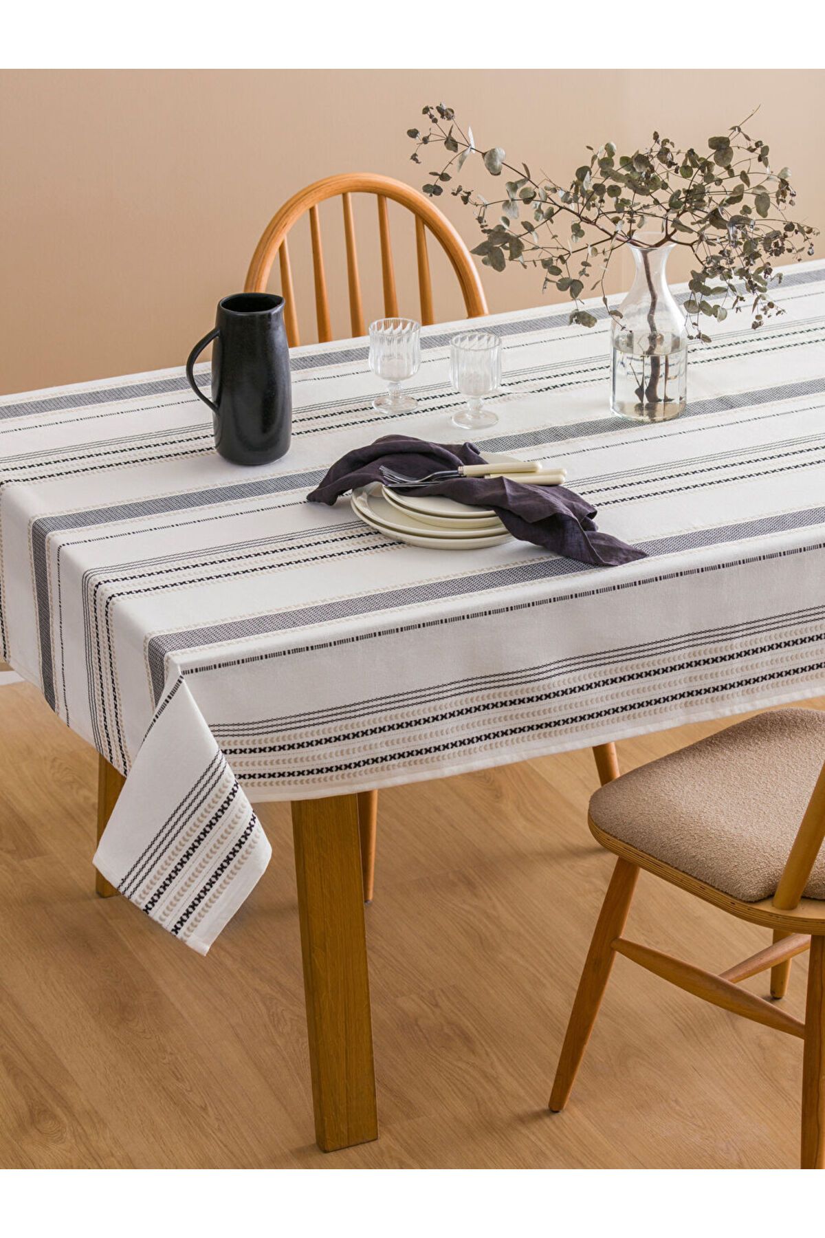 LC Waikiki Yeni Sezon Cizgi Nakisli Masa Ortusu 150x200 Cm - S5CO00Z8
