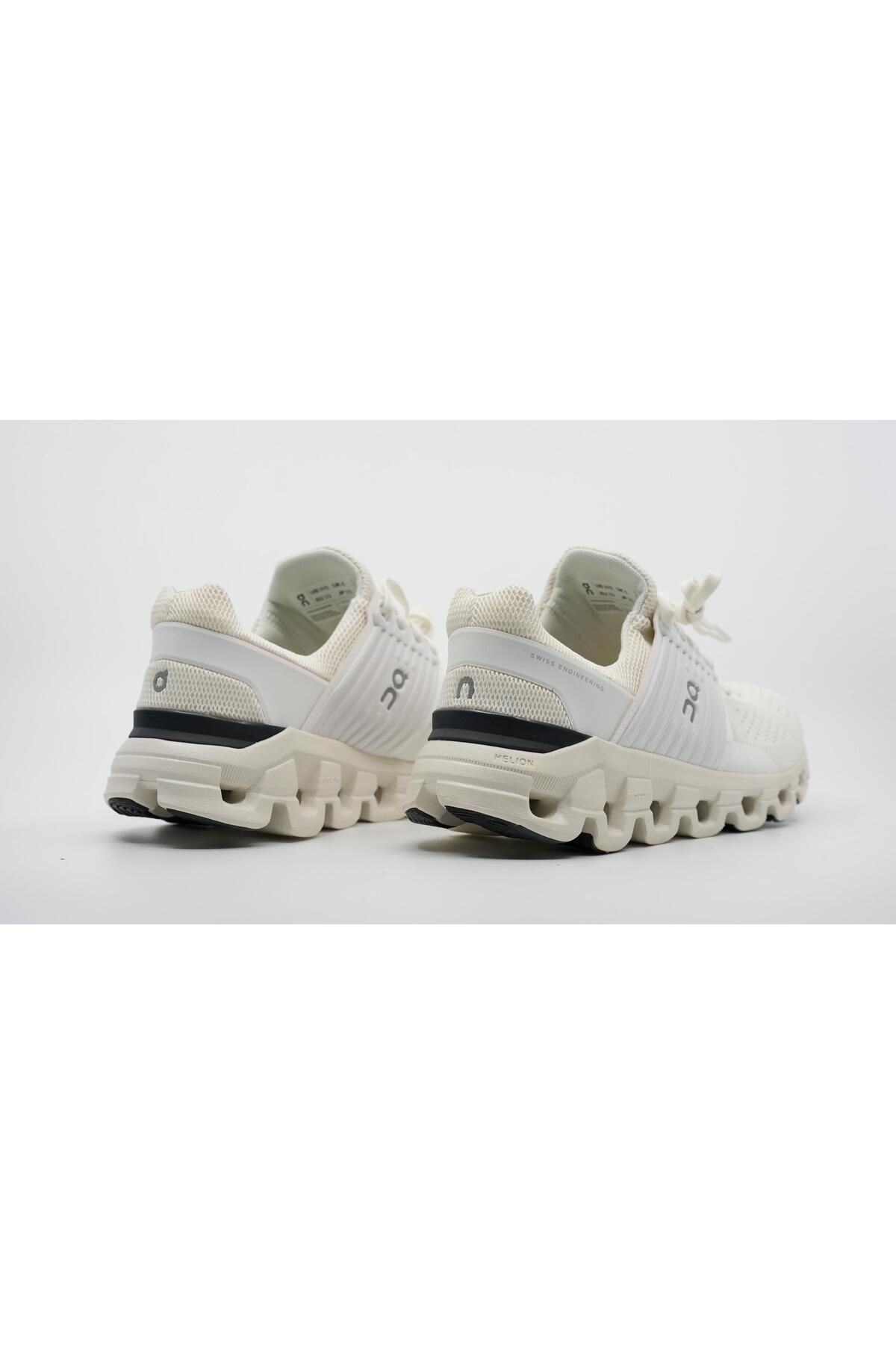 On Running-Cloudswift 2 White Men 41.98926 4
