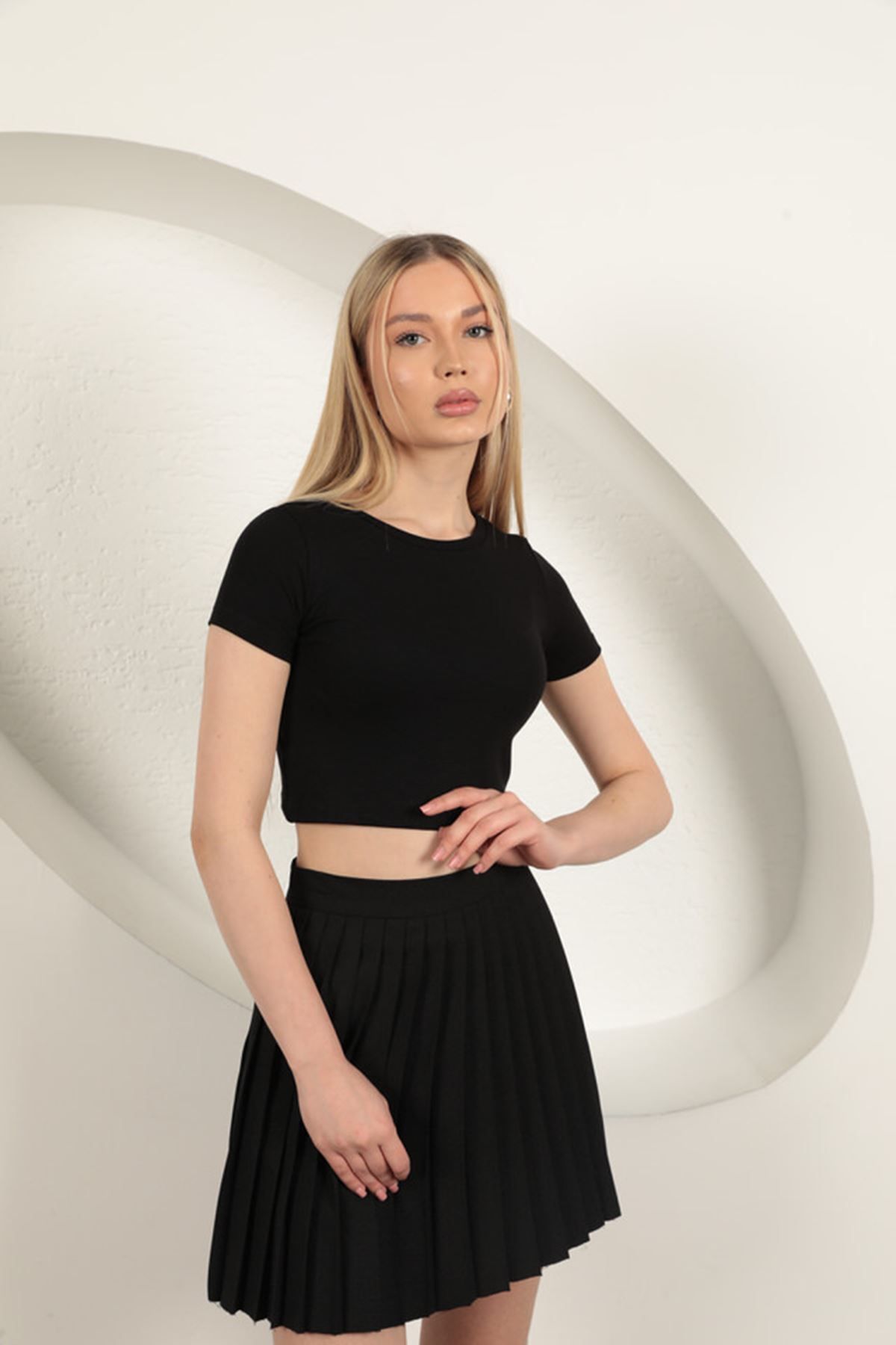 E-RICH Çilek Viskon Kumaş Basic Crop-Siyah