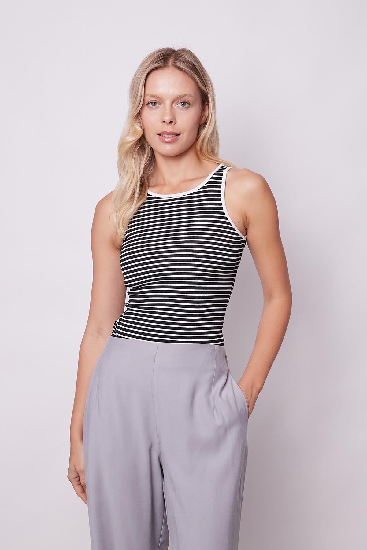 Jument-Traditional Aestheticism: Women's Lined Lycra Camisole Sleeveless Body Blouse - Black Line 2