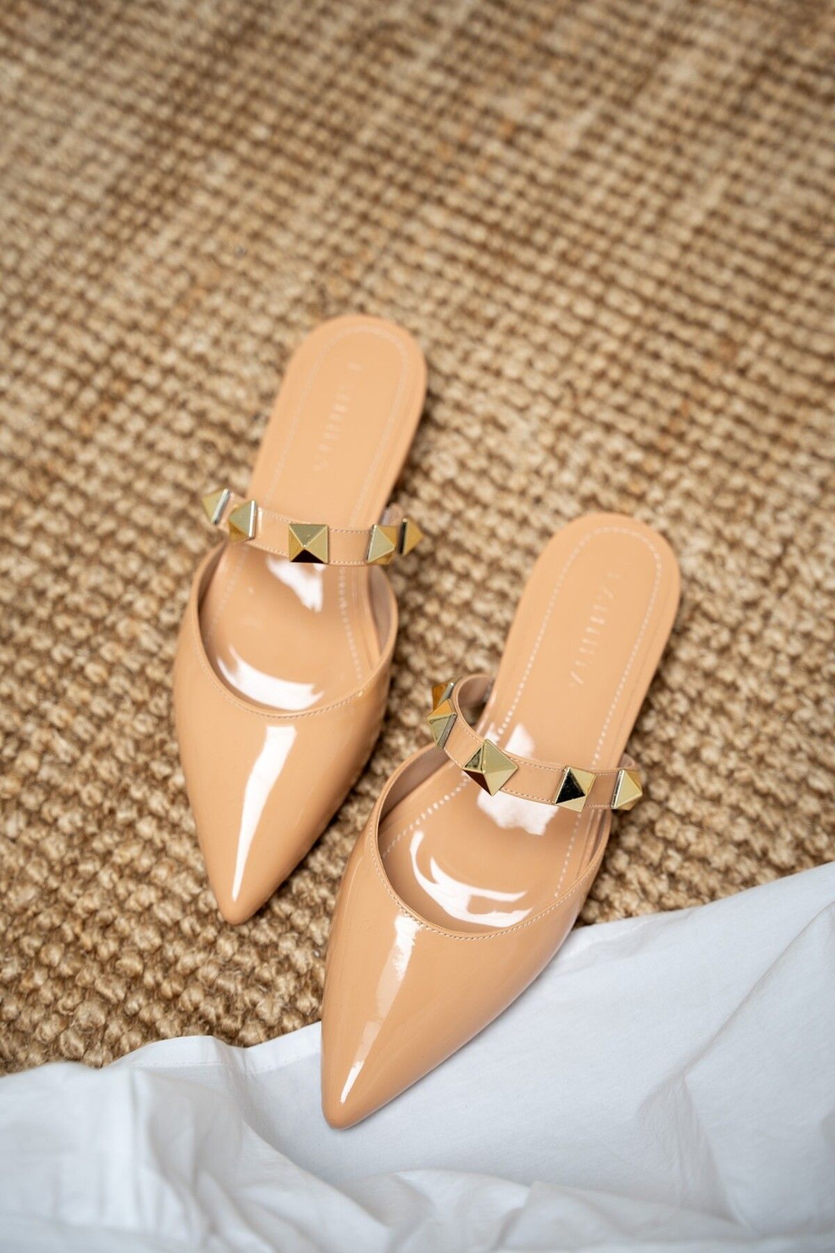 LAMİNTA-Ricco Nude Patent Leather Women's Slippers with Staple Detail 3