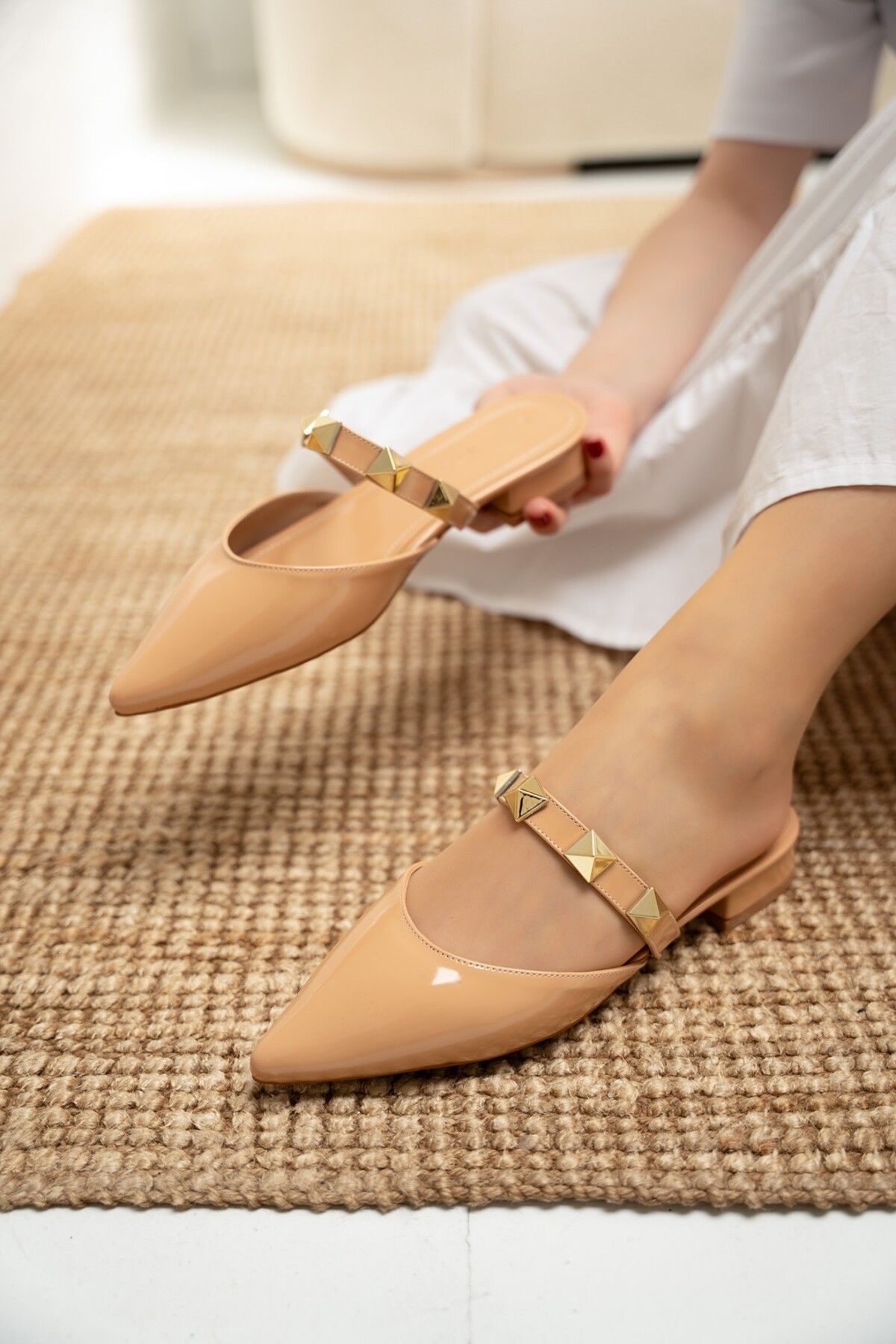 LAMİNTA-Ricco Nude Patent Leather Women's Slippers with Staple Detail 4