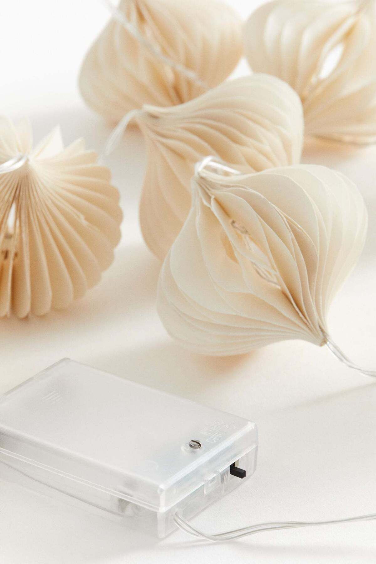 H&M-Paper lantern string lights 1