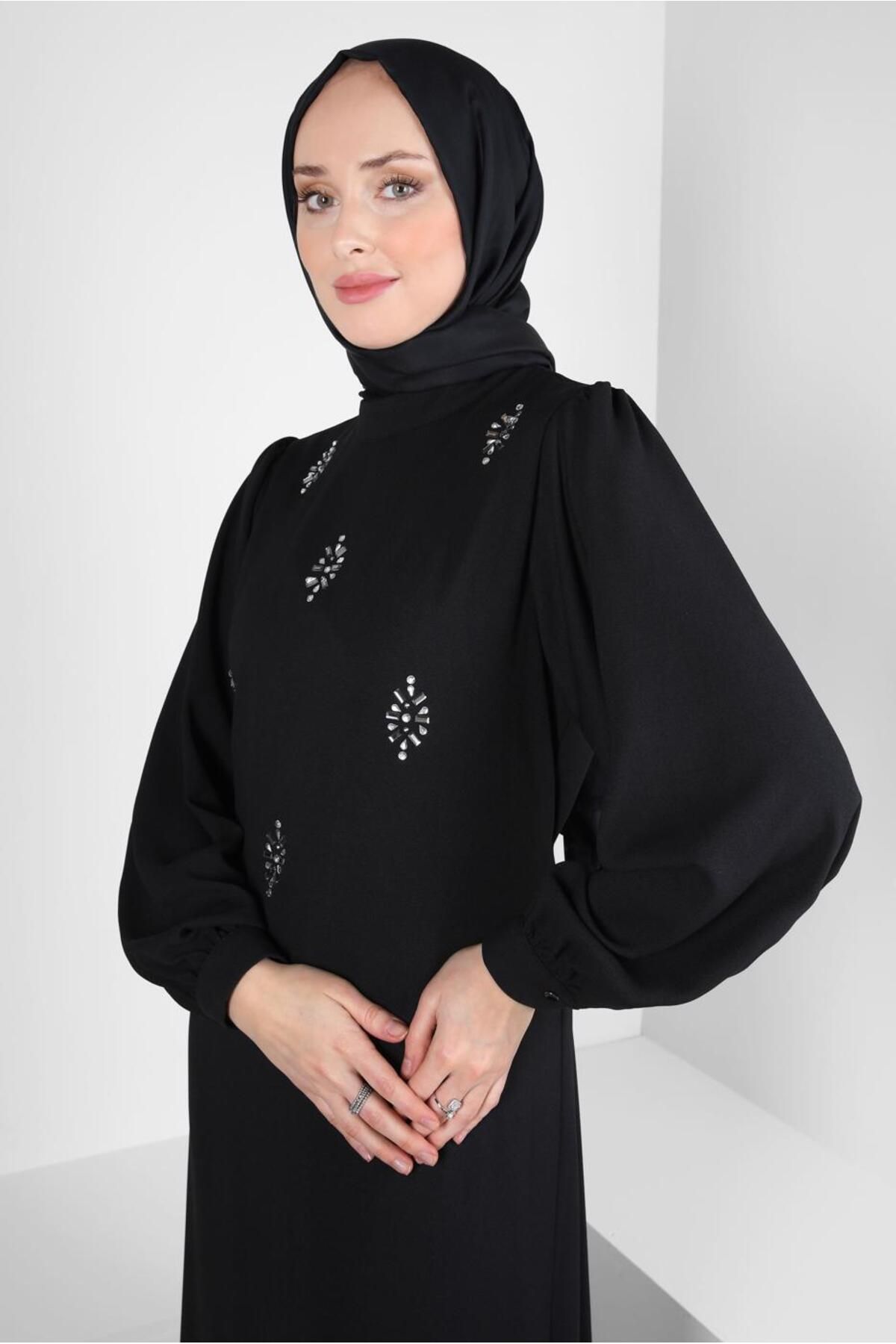 لباس کرپ کمربند سنگی 44356-1 Alvina
