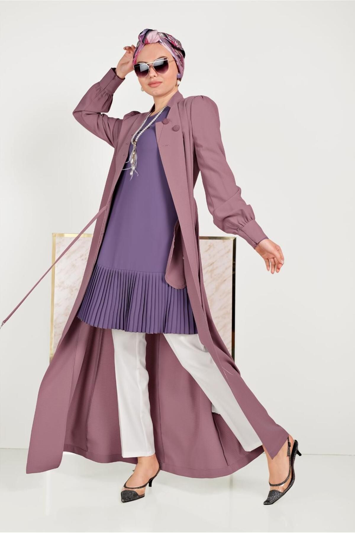 complete the look image