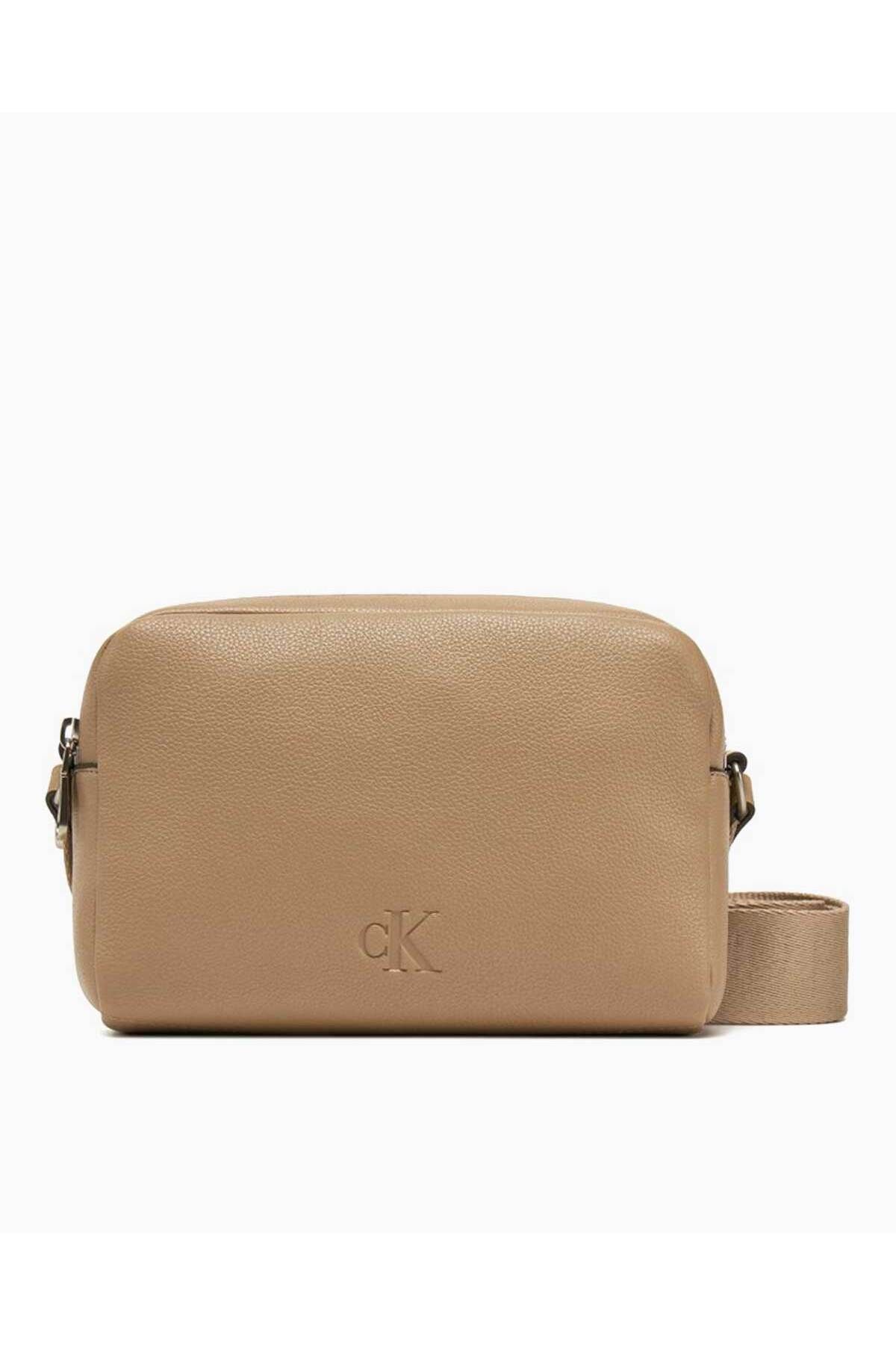 کیف دوربین بند ضخیم فوق العاده سبک Calvin Klein