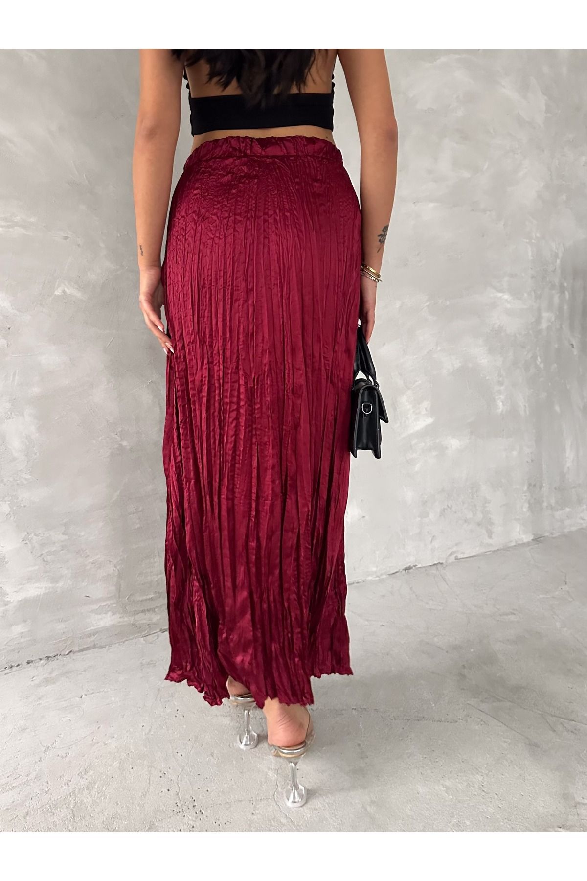 Kayaka triko-Pleated Crinkled Satin Skirt 3