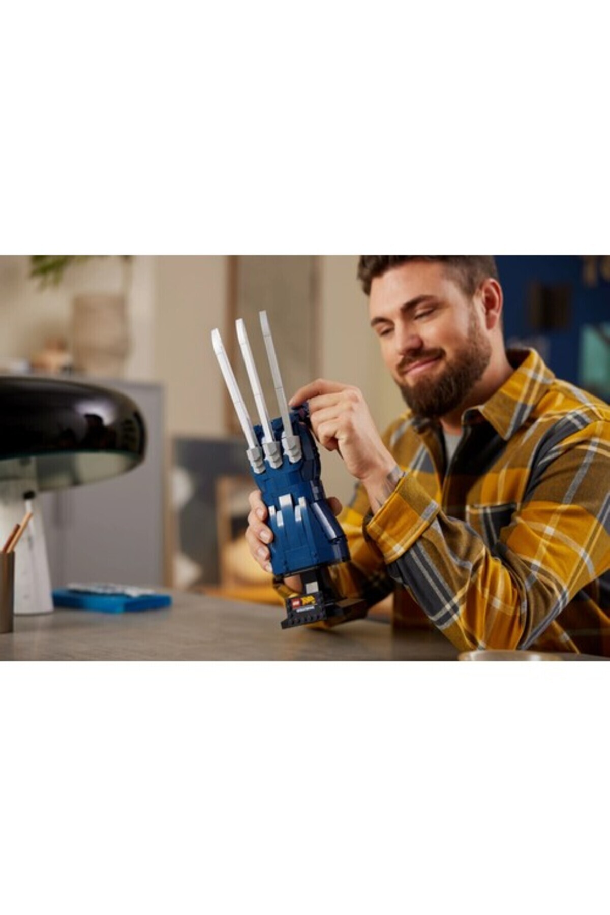 مارول ۷۶۲۵۰۰ پنجه آدامانتیوم ولورین (۵۹۶ قطعه)