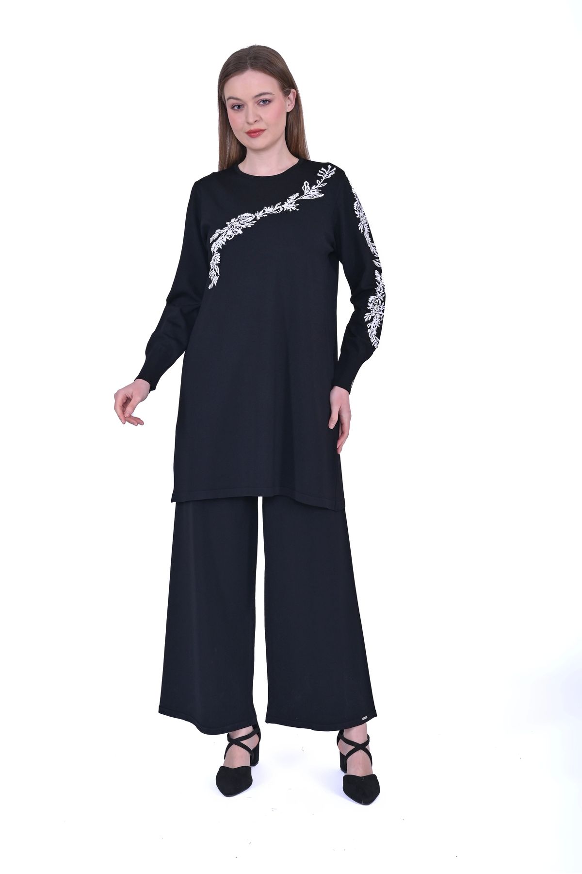 complete the look image