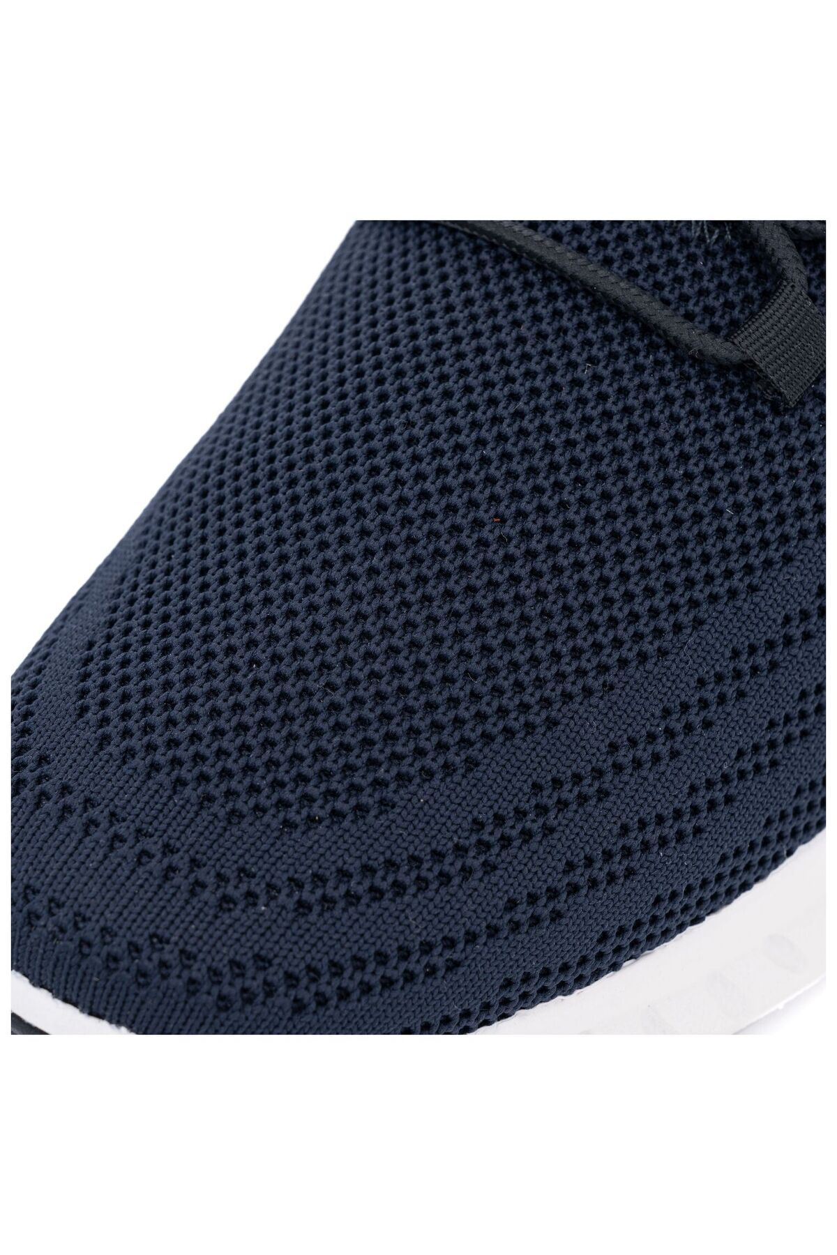 ARA-Sneaker 5