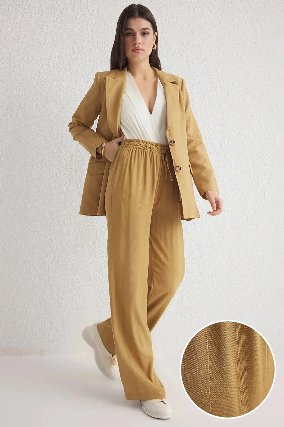 Trendyolmilla  Camel Jakarlı Beli Lastikli Wide Leg/Geniş Paça Dokuma Pantolon TWOSS25PL00039 - Görsel 3