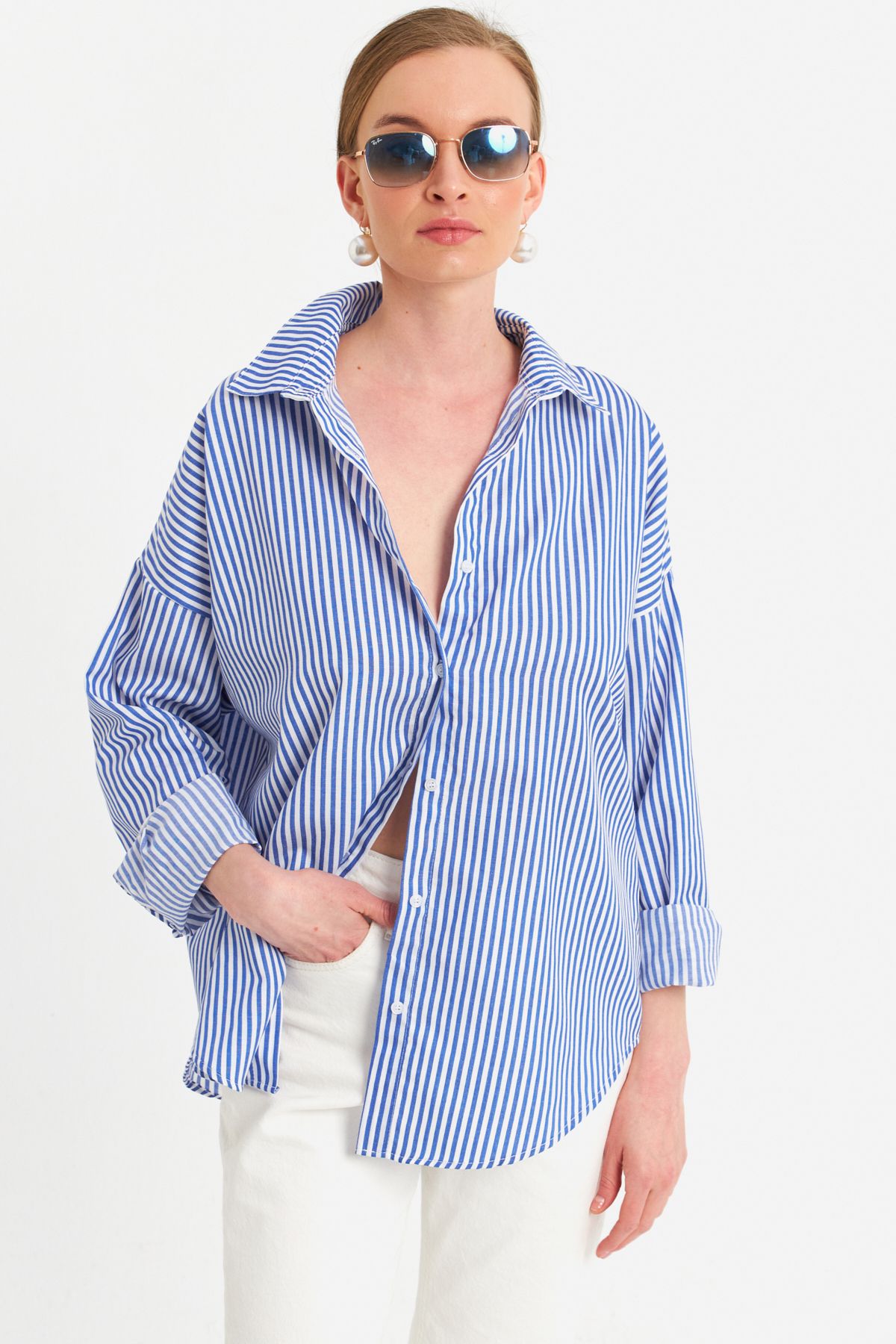 Cool & Sexy-Ecru-blaues gestreiftes Damenhemd ZER425 1