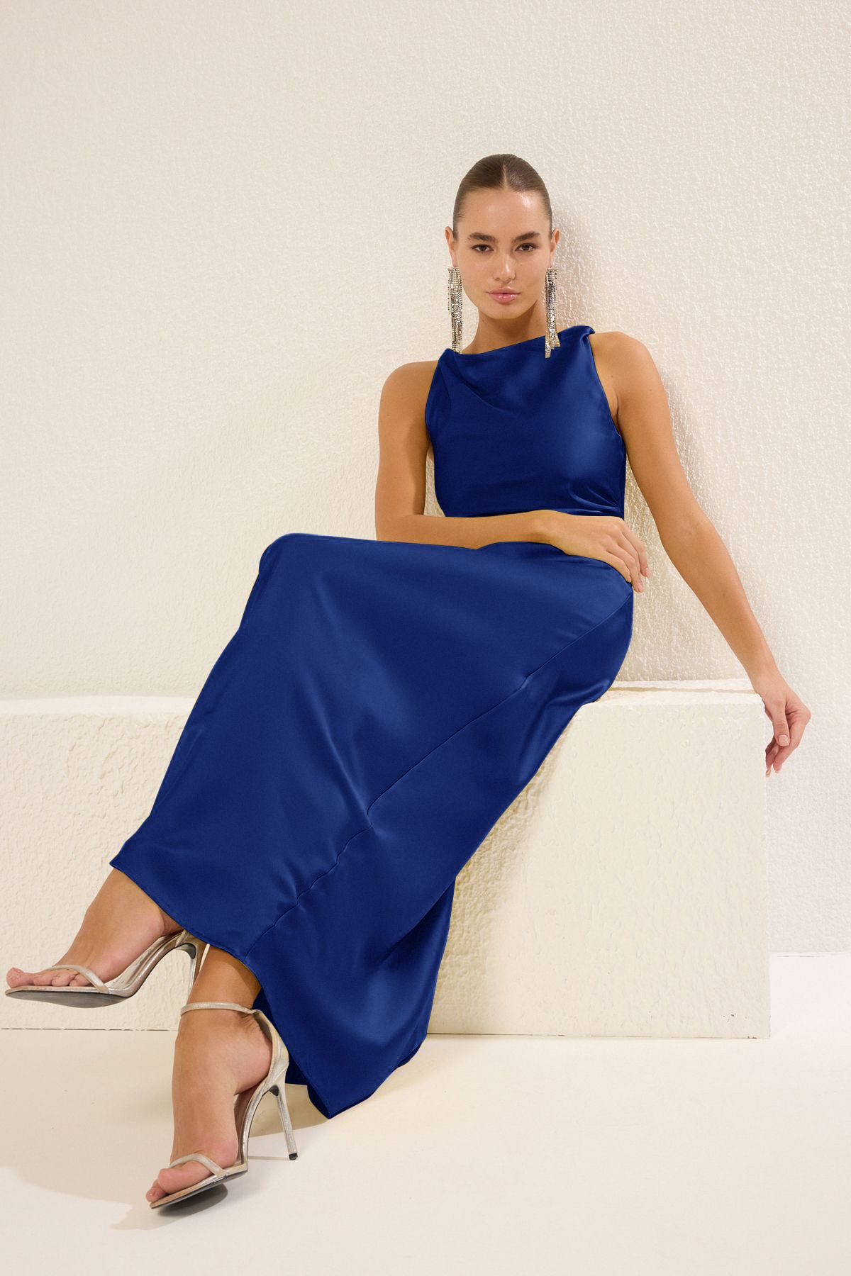 Trendyol Collection-Saks Satin Correct Maxi Evening Dress Night Abschlussfeier Elektropumpen-Reparaturset und gepolstertes Bettwäscheset 2