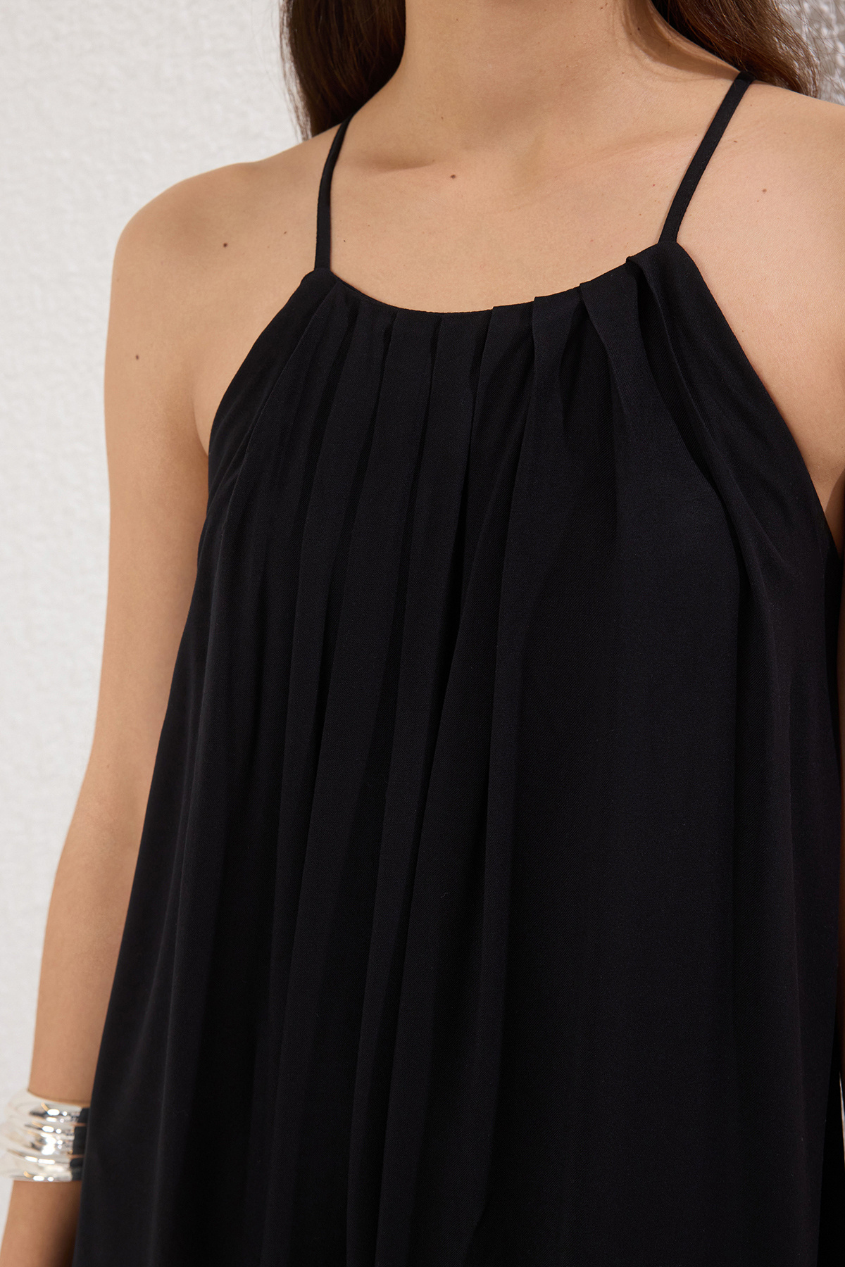 Trendyolmilla  Siyah Geniş Kesim Maxi Dokuma Elbise TWOSS25EL00257 - Görsel 3