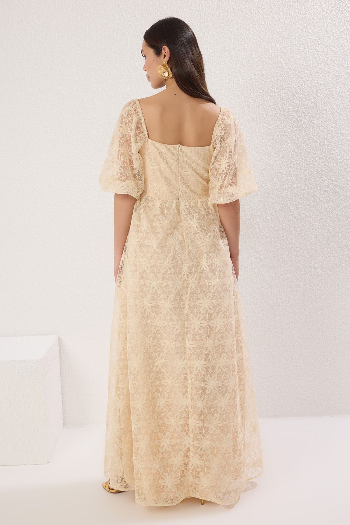Trendyol Collection-Langes Abendkleid in A-Linie mit Blumenfutter in Lachsfarben, Abschlussballkleid TPRSS25AE00038 4
