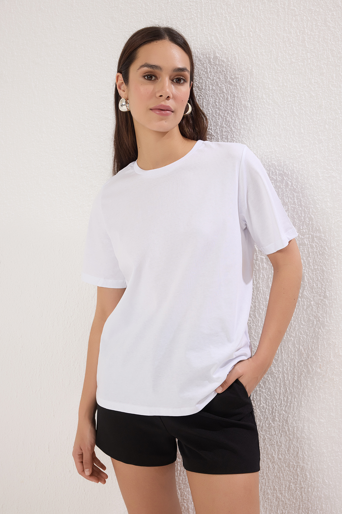 Trendyolmilla  Beyaz-Beyaz Basic %100 Pamuk Bisiklet Yaka 2'li Paket Örme T-Shirt TWOSS20TS0141 - Görsel 3