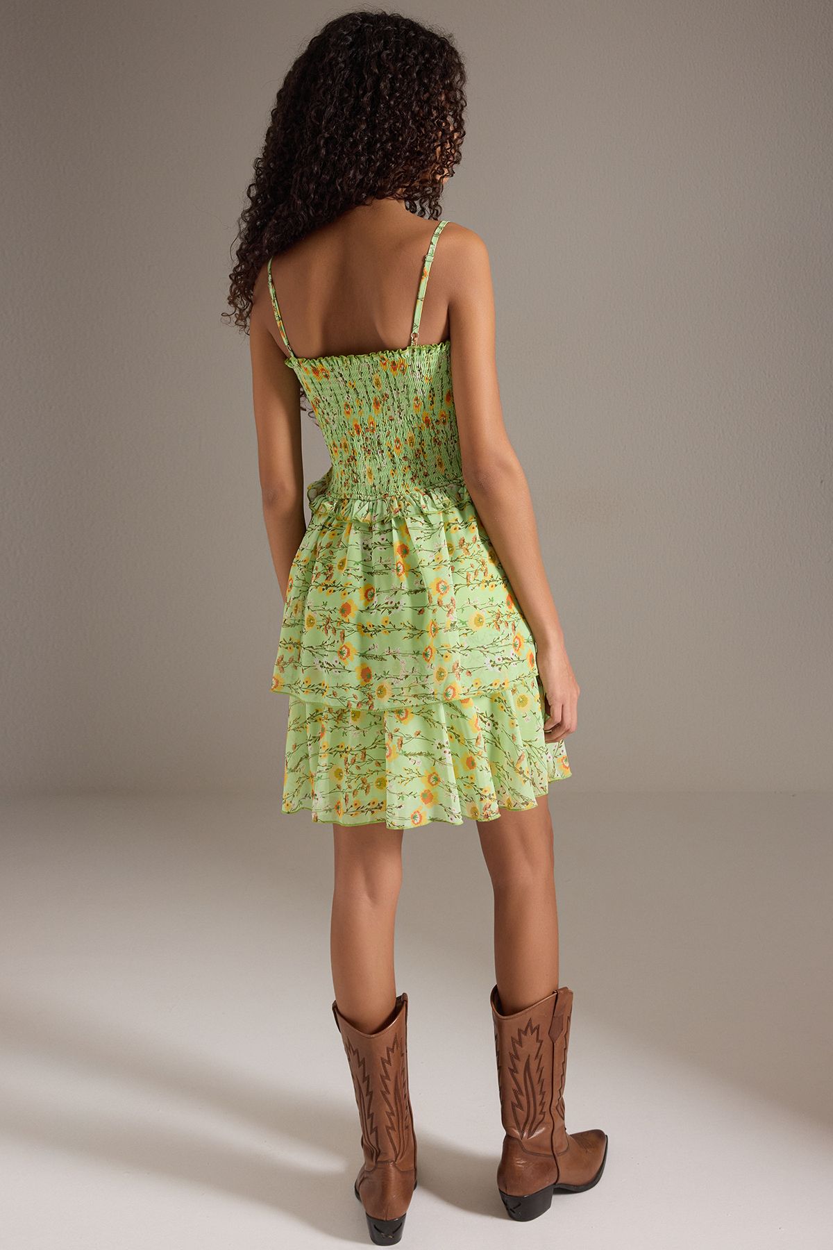 Trendyol Collection-Hellgrüner Blumenrock, tailliertes Minikleid aus Chiffon mit Gipsfutter, Flight Flight TWOSS25EL00724 4