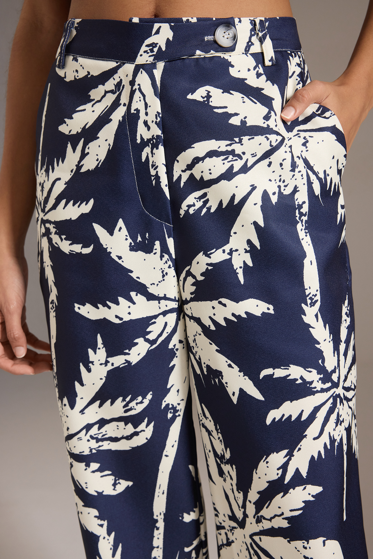 Trendyolmilla  Mavi Keten Görünümlü V Yaka Yelek ve Geniş Paça Pantolon Dokuma Alt-Üst Takım TWOSS25AU00090 - Görsel 3