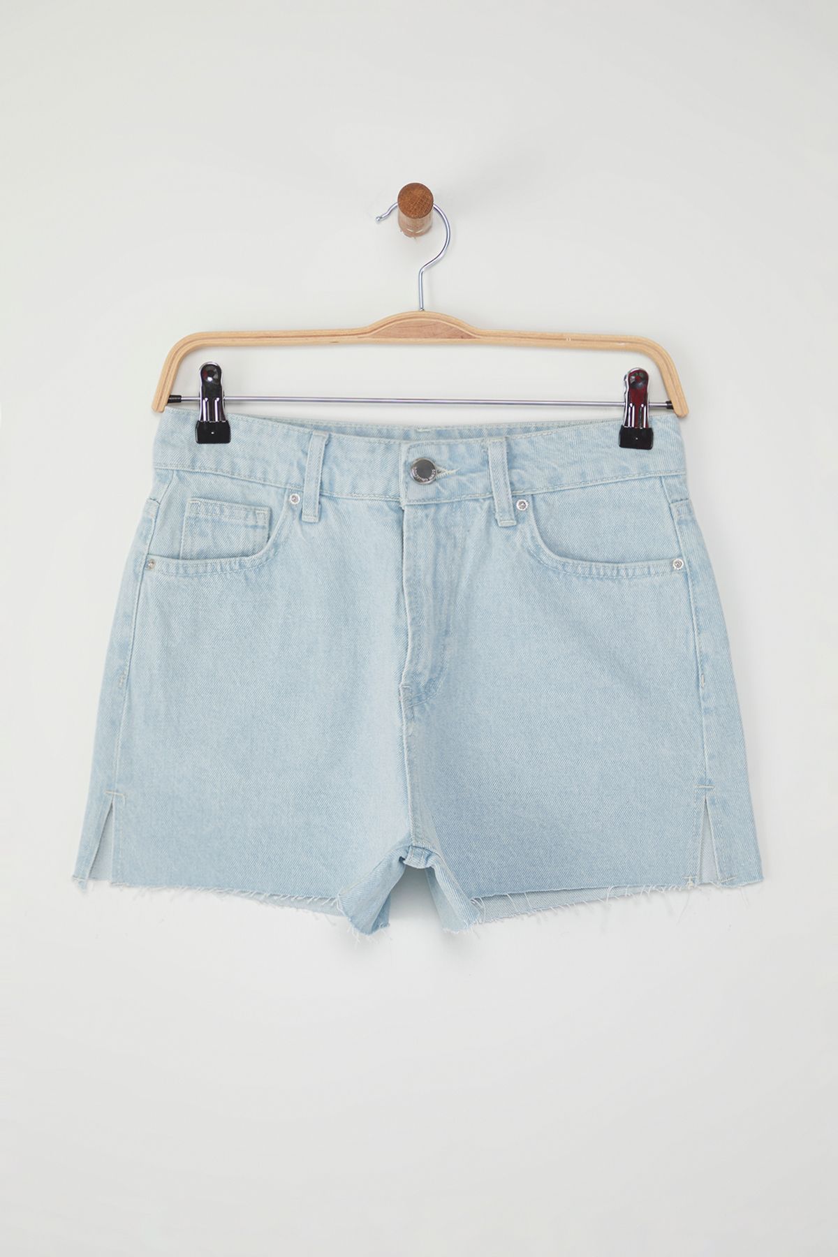 Trendyol Collection-Jégkék magas derekú lábszár hasított részlet mini farmer rövidnadrág TWOSS25SR00160 6