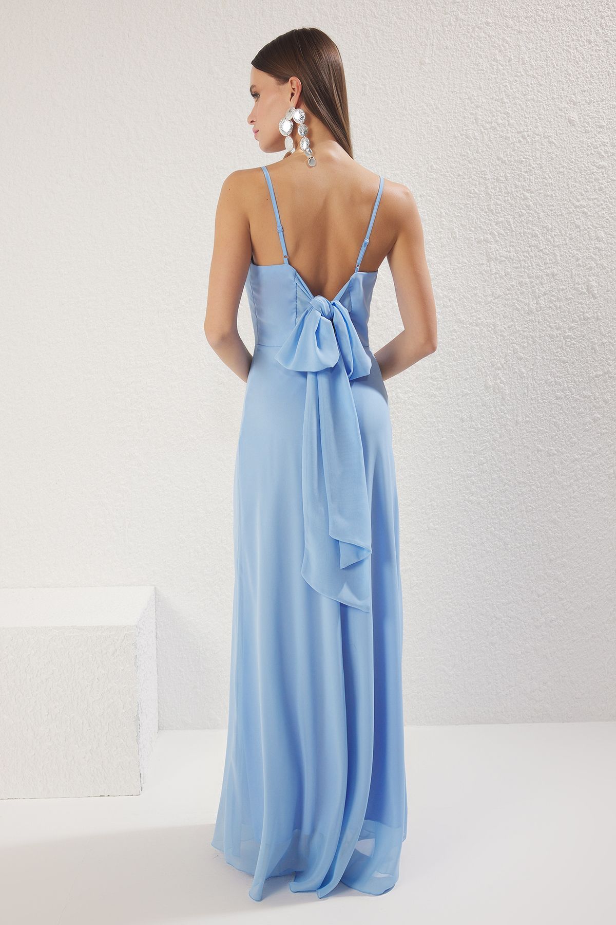 Trendyol Collection-Világoskék A-vonalú masnival bélelt sifon szőtt hosszú estélyi ruha éjszakai ballagási ruha TPRSS25AE00152 8