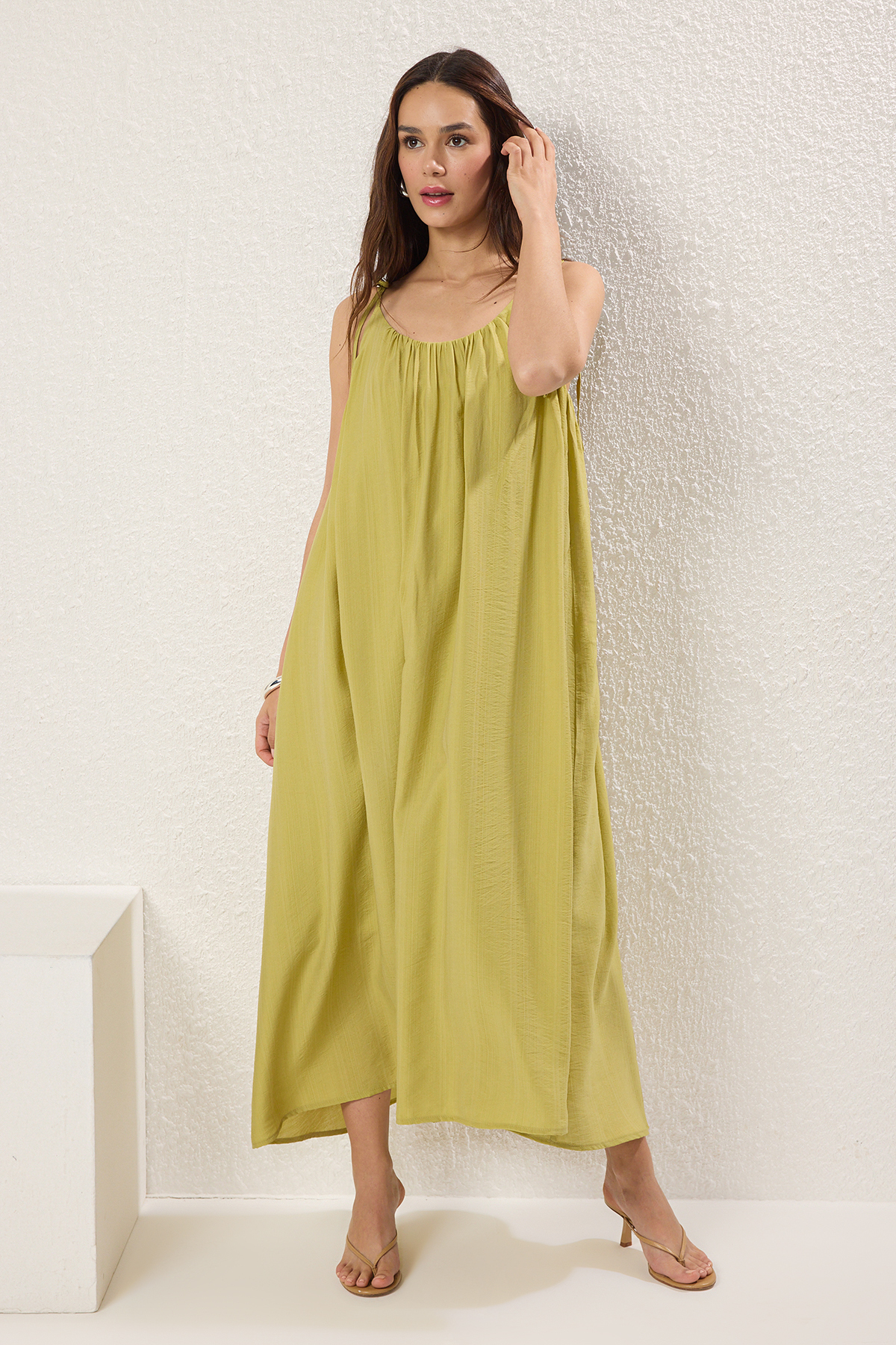 Trendyolmilla  Yağ Yeşili Geniş Kesim Maxi Dokuma Elbise TWOSS25EL00051 - Görsel 5