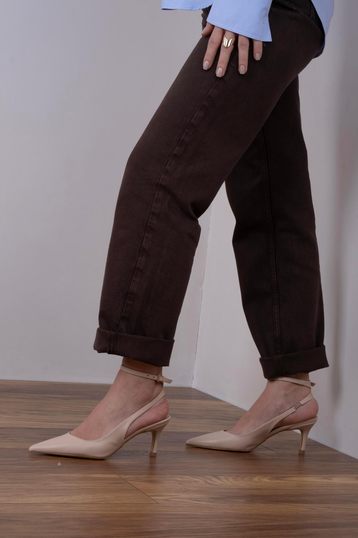 sovrana-High Heels - Ankle Lacing 2