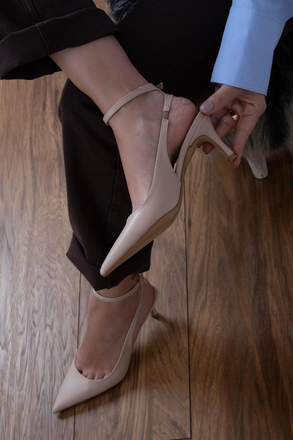 sovrana-High Heels - Ankle Lacing 4