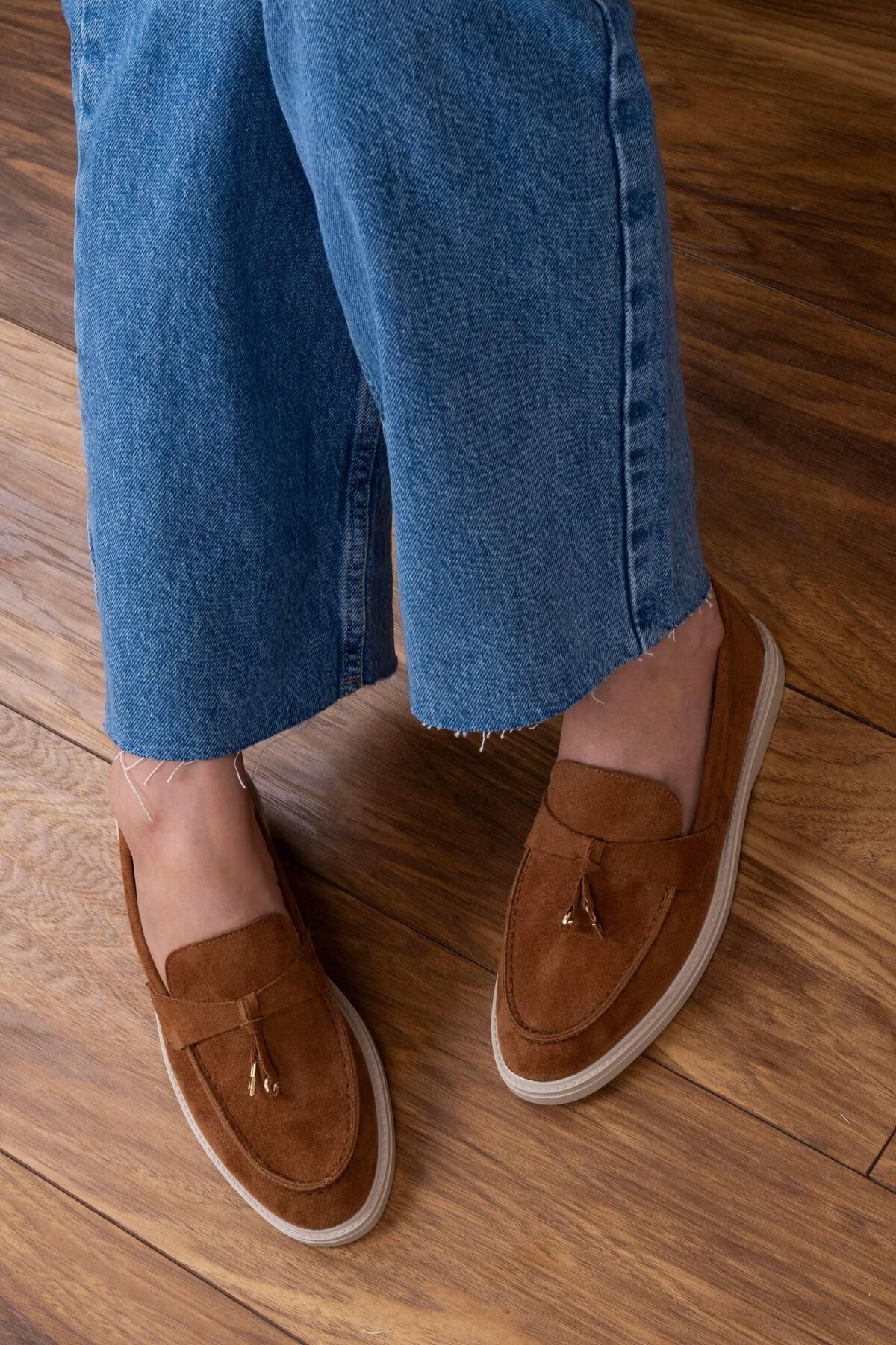 sovrana-Babet Taba - Suede with Tassel and Detailed 2